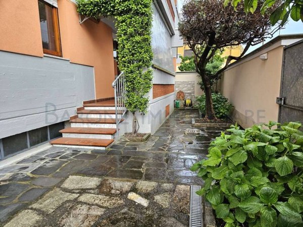 appartamento in vendita a Carrara in zona Avenza