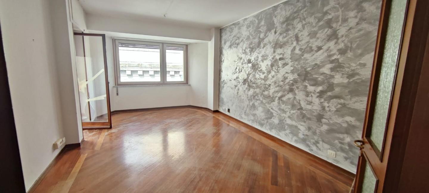 appartamento in vendita a Carrara in zona Centro Città