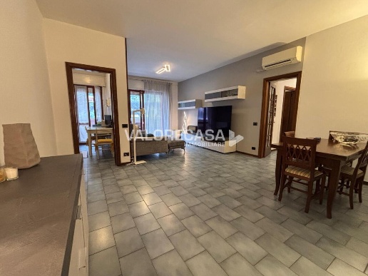 appartamento in vendita a Carrara in zona Avenza