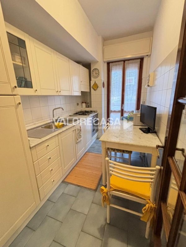 appartamento in vendita a Carrara in zona Avenza