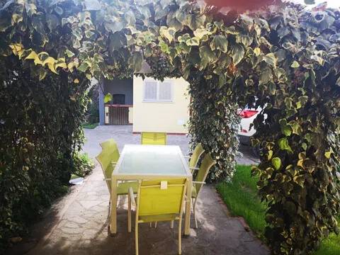 casa indipendente in vendita a Carrara in zona Fossone