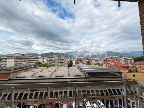 appartamento in vendita a Carrara in zona Marina di Carrara