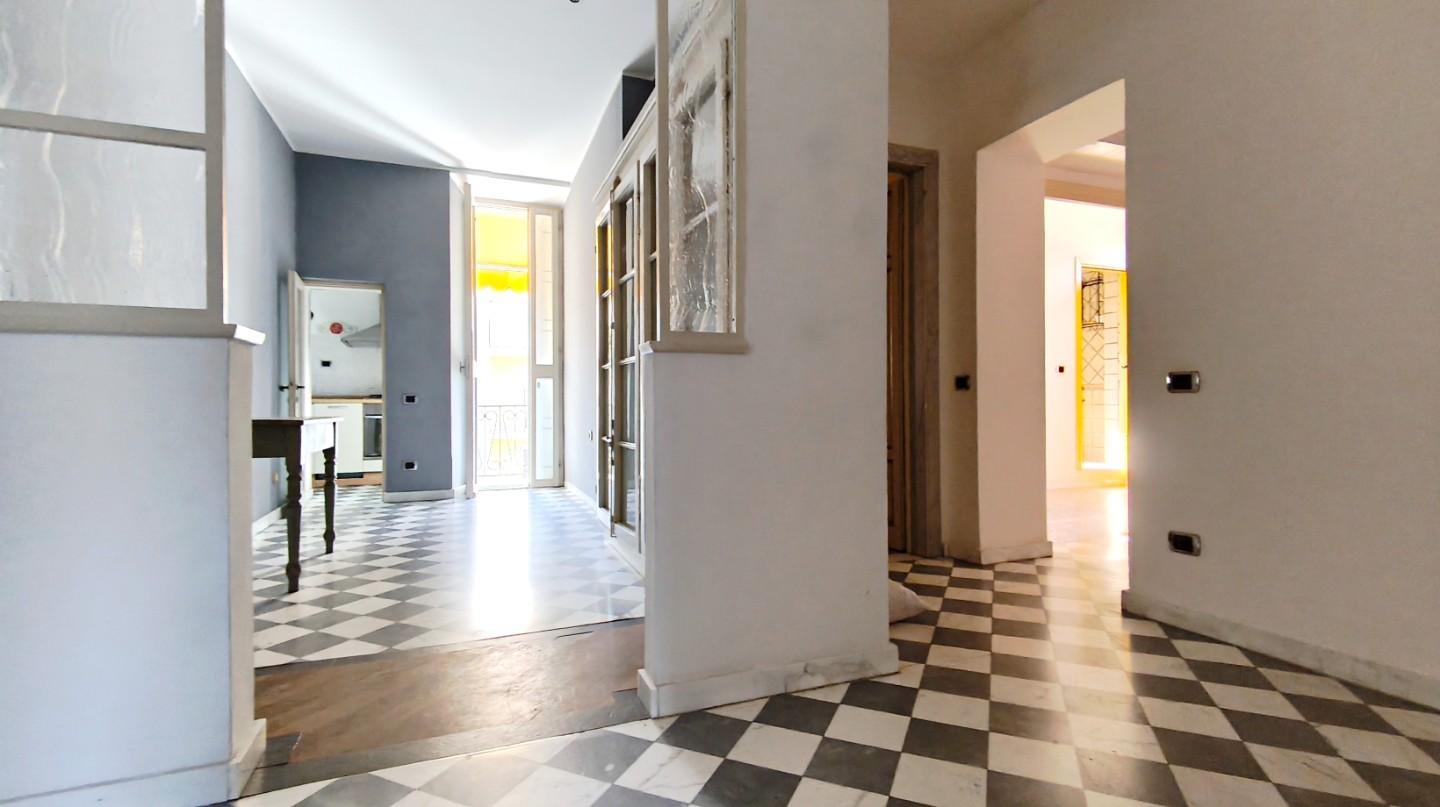 appartamento in vendita a Carrara in zona Centro Città