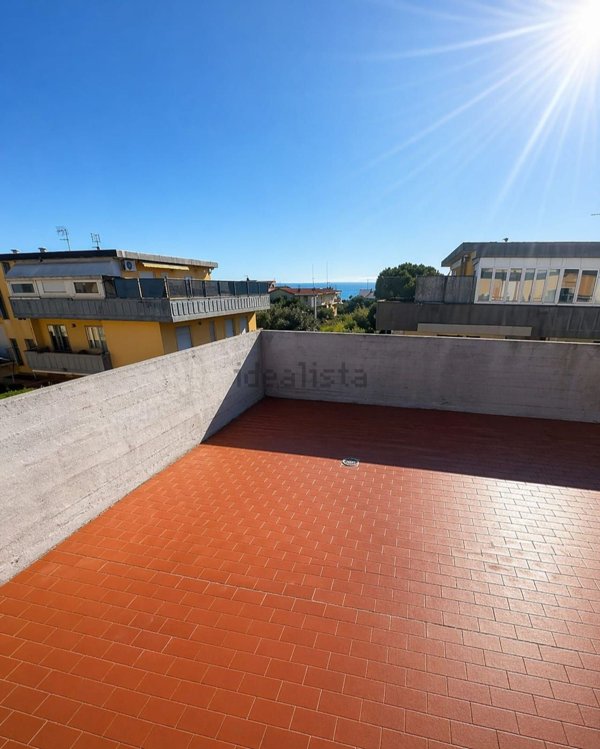 appartamento in vendita a Carrara in zona Marina di Carrara