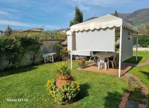 casa indipendente in vendita a Carrara in zona Fossone