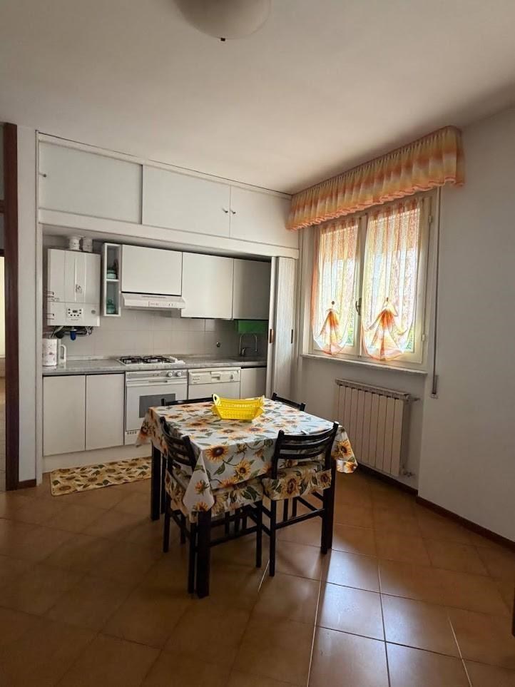 appartamento in vendita a Carrara in zona Marina di Carrara
