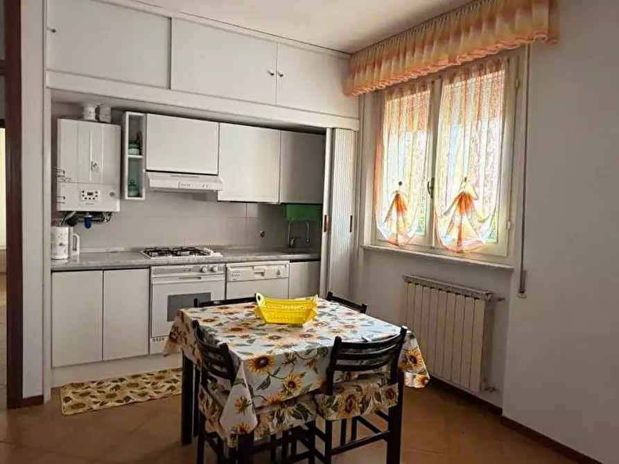 appartamento in vendita a Carrara in zona Marina di Carrara