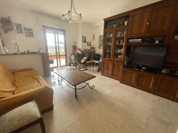 appartamento in vendita a Carrara in zona Fossola