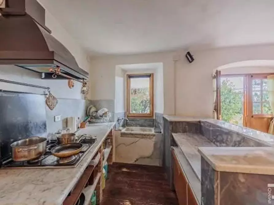 casa indipendente in vendita a Carrara in zona Fossola