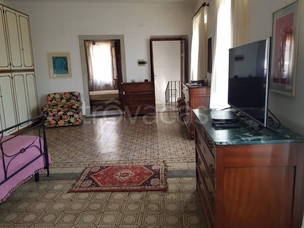 casa indipendente in vendita a Carrara in zona Fossola