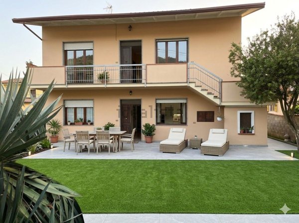 appartamento in vendita a Carrara