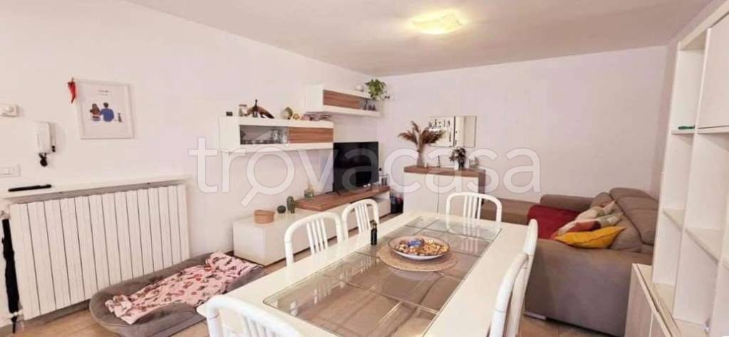 appartamento in vendita a Carrara in zona Marina di Carrara