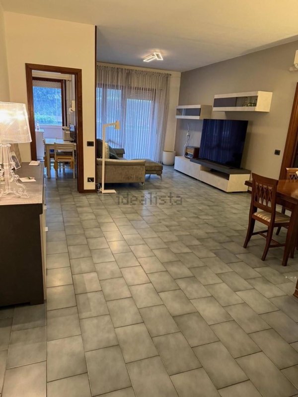 appartamento in vendita a Carrara in zona Avenza