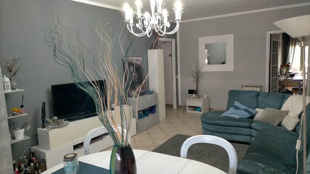 appartamento in vendita a Carrara in zona Avenza