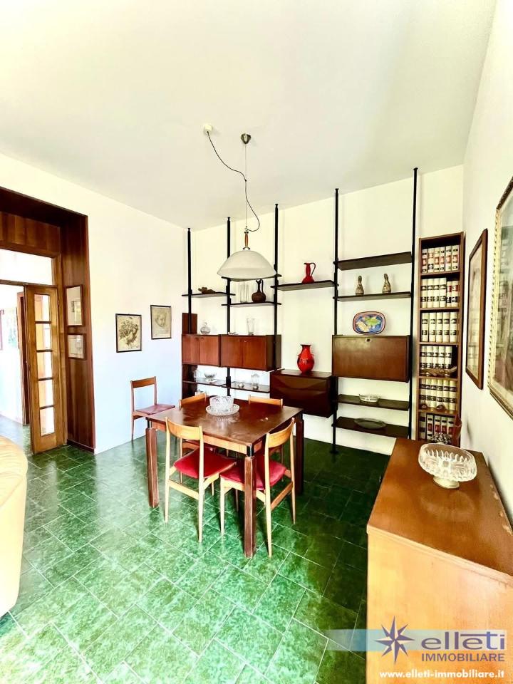 casa indipendente in vendita a Carrara in zona Marina di Carrara