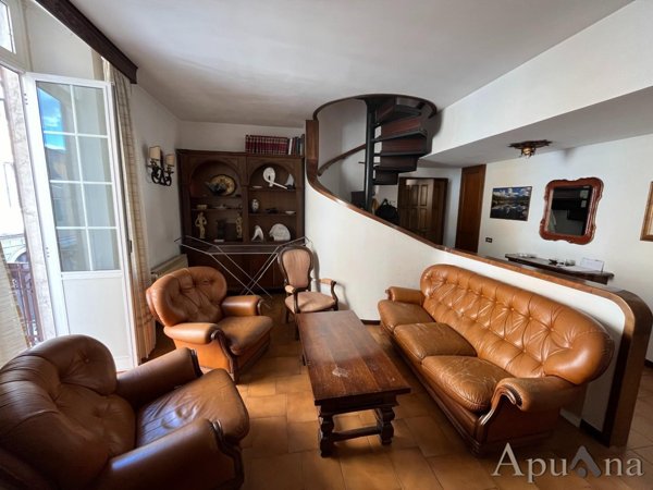 appartamento in vendita a Carrara in zona Centro Città