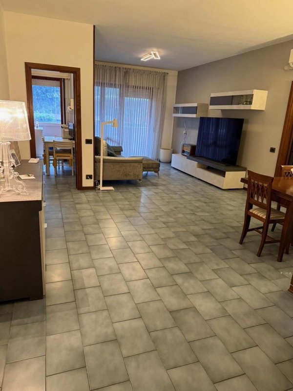 appartamento in vendita a Carrara in zona Avenza