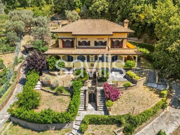 casa indipendente in vendita a Carrara in zona Fossola
