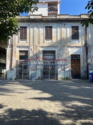 appartamento in vendita a Carrara in zona Centro Città