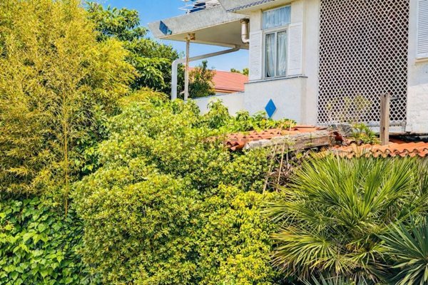 appartamento in vendita a Carrara in zona Marina di Carrara