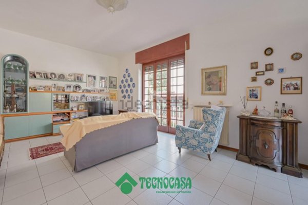 casa indipendente in vendita a Carrara in zona Marina di Carrara