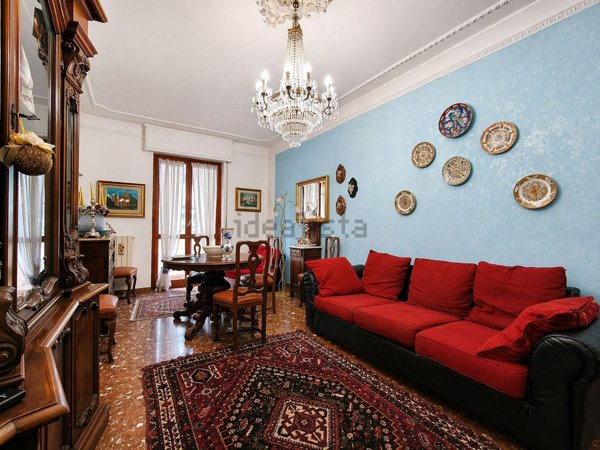 appartamento in vendita a Carrara in zona Marina di Carrara