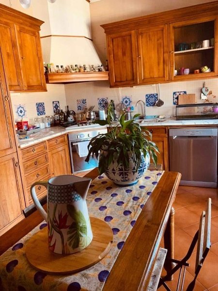 appartamento in vendita a Carrara in zona Marina di Carrara