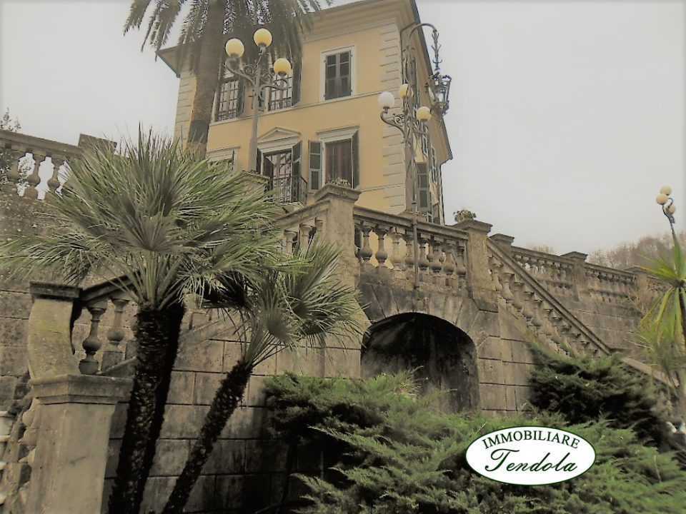 casa indipendente in vendita a Carrara in zona Fabbrica