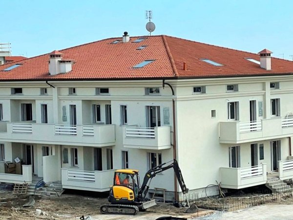 appartamento in vendita a Carrara in zona Marina di Carrara