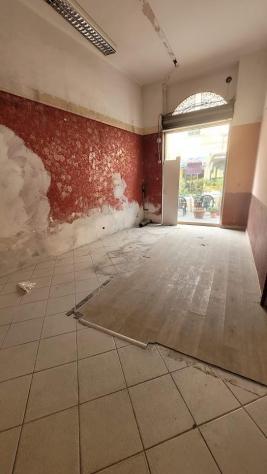 negozio in vendita a Carrara in zona Centro Città