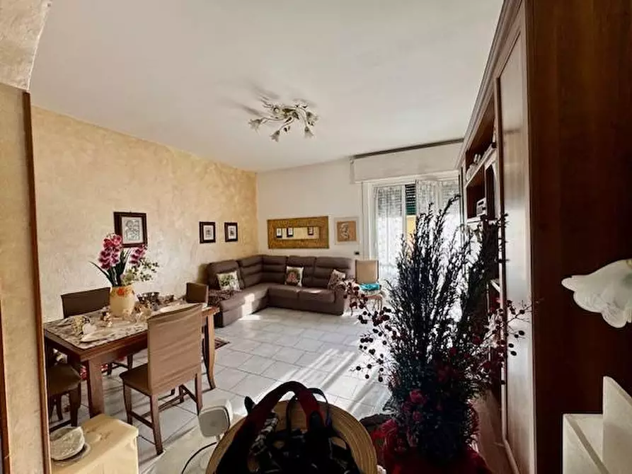 appartamento in vendita a Carrara in zona Marina di Carrara