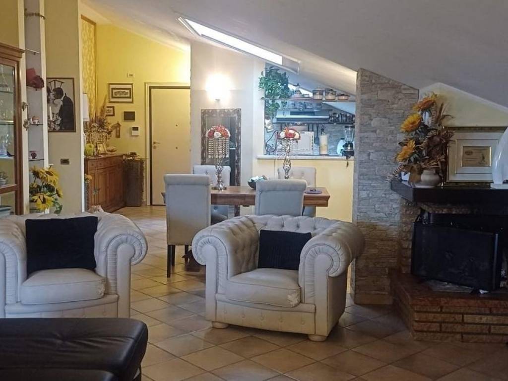 appartamento in vendita a Carrara in zona Fossone