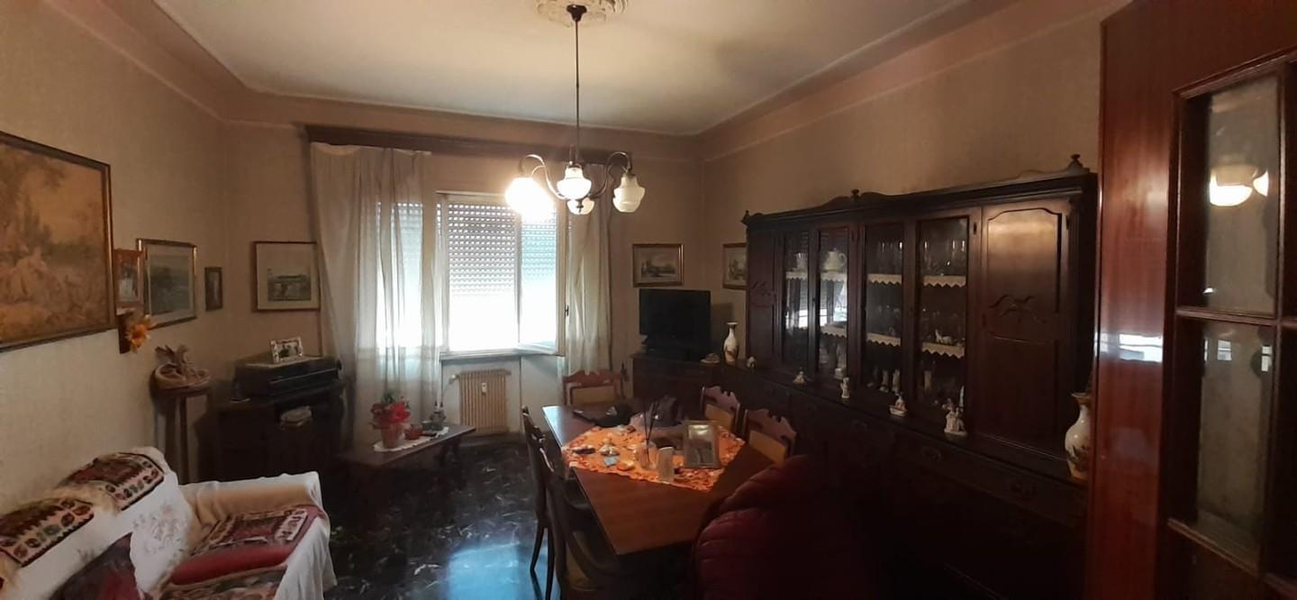 appartamento in vendita a Carrara in zona Fossola