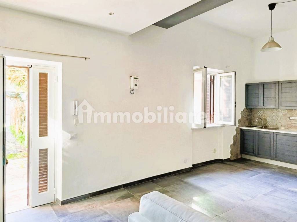 casa indipendente in vendita a Carrara in zona Marina di Carrara