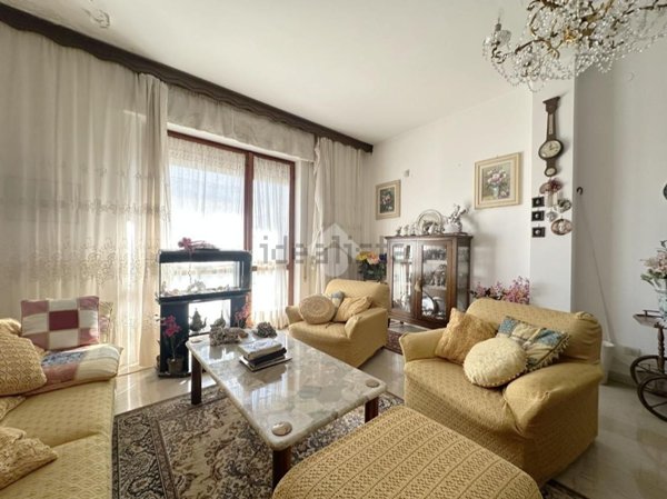 appartamento in vendita a Carrara in zona Marina di Carrara