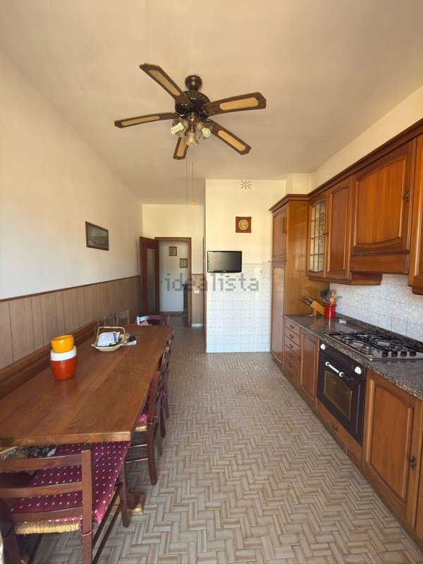 appartamento in vendita a Carrara in zona Marina di Carrara