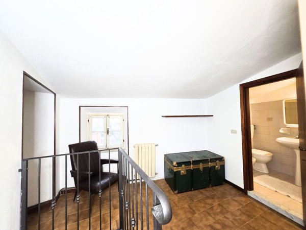 casa semindipendente in vendita a Carrara in zona Fossola