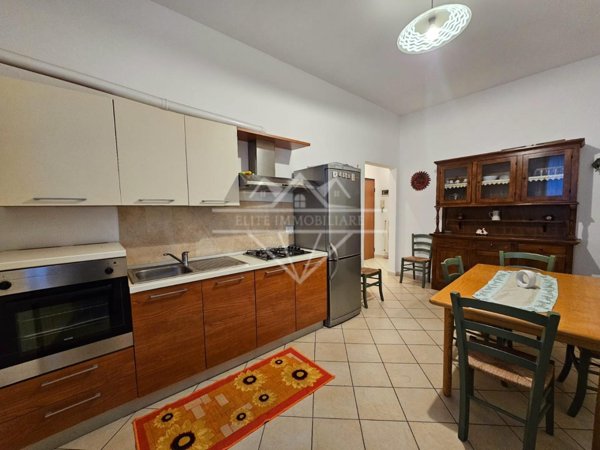 appartamento in vendita a Carrara in zona Stadio