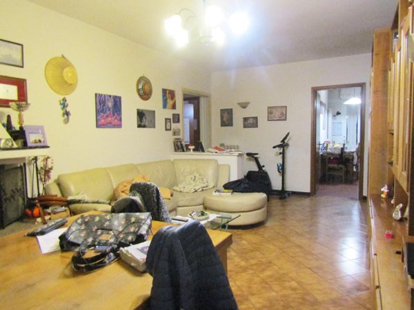 appartamento in vendita a Carrara in zona Avenza