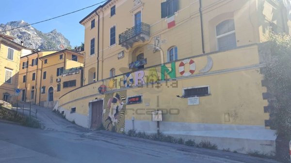 appartamento in vendita a Carrara in zona Torano