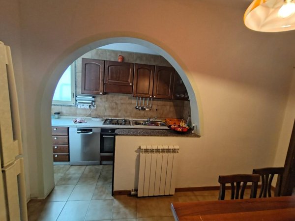 casa indipendente in vendita a Carrara in zona Avenza