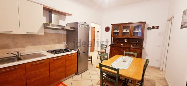 appartamento in vendita a Carrara in zona Fabbrica
