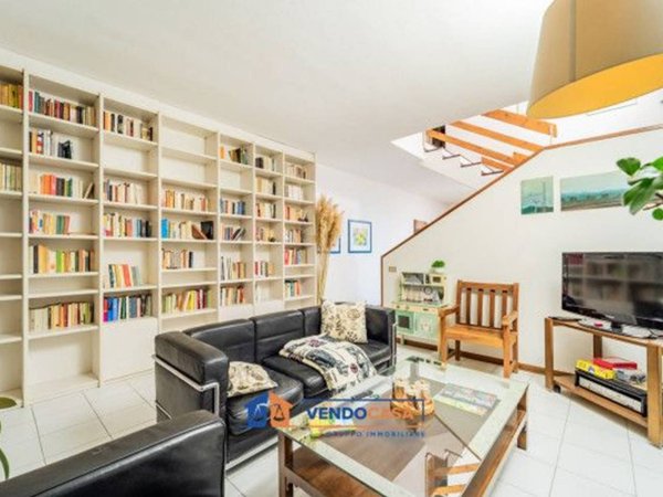 casa indipendente in vendita a Carrara in zona Battilana