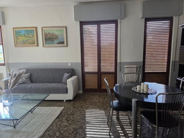 appartamento in vendita a Carrara in zona Marina di Carrara