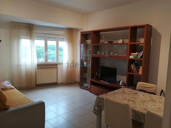 appartamento in vendita a Carrara in zona Marina di Carrara
