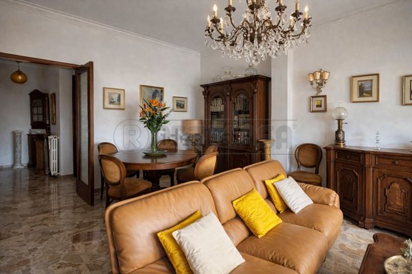 appartamento in vendita a Carrara in zona Avenza