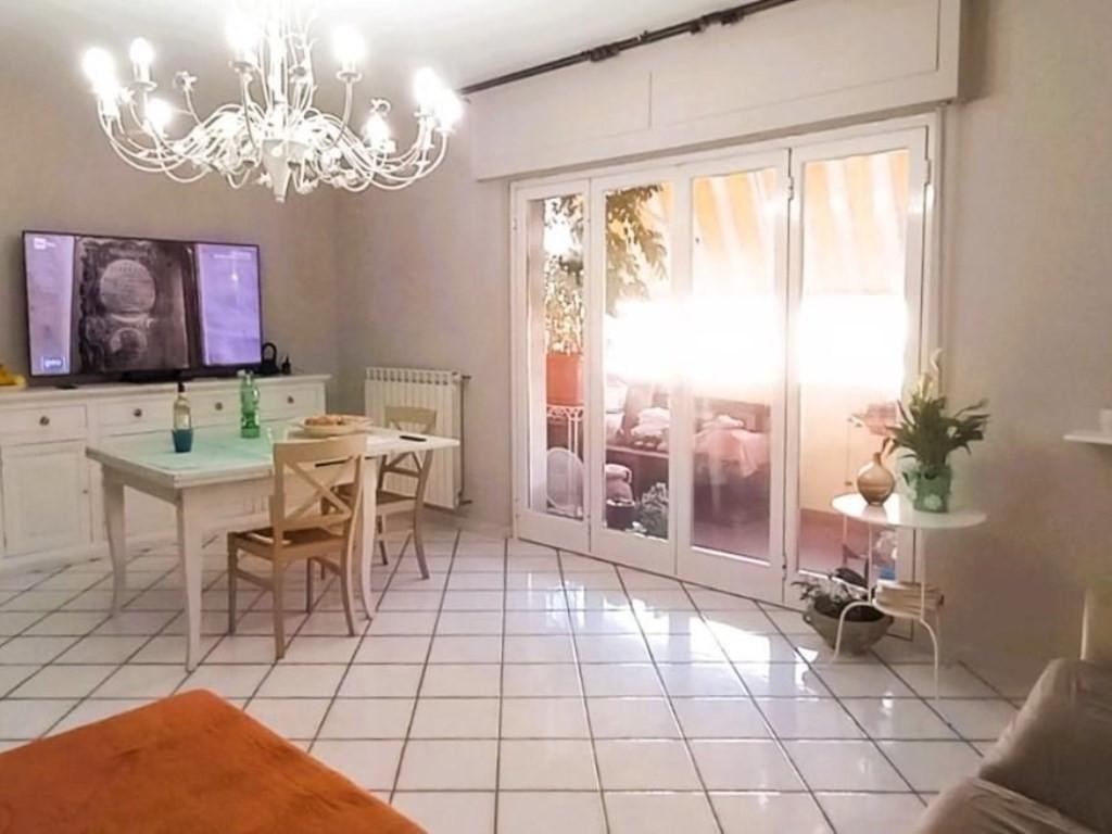 appartamento in vendita a Carrara in zona Avenza