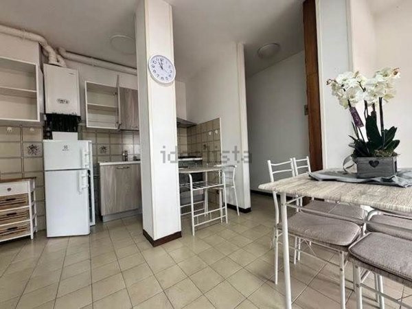 appartamento in vendita a Carrara in zona Marina di Carrara