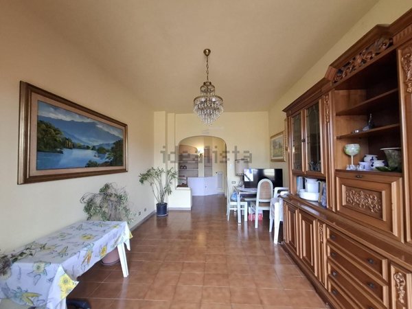 appartamento in vendita a Carrara in zona Marina di Carrara