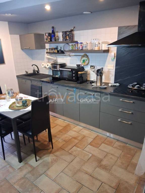 appartamento in vendita a Carrara in zona Centro Città